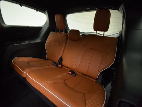 New 2026 Chrysler Pacifica Pinnacle w/ Trailer Tow Group image 40