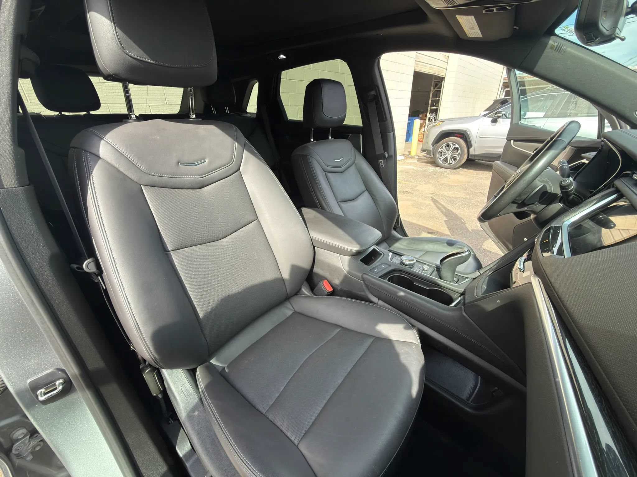 Used 2023 Cadillac XT5 Premium Luxury w/ Technology Package AWD/4WD image 29