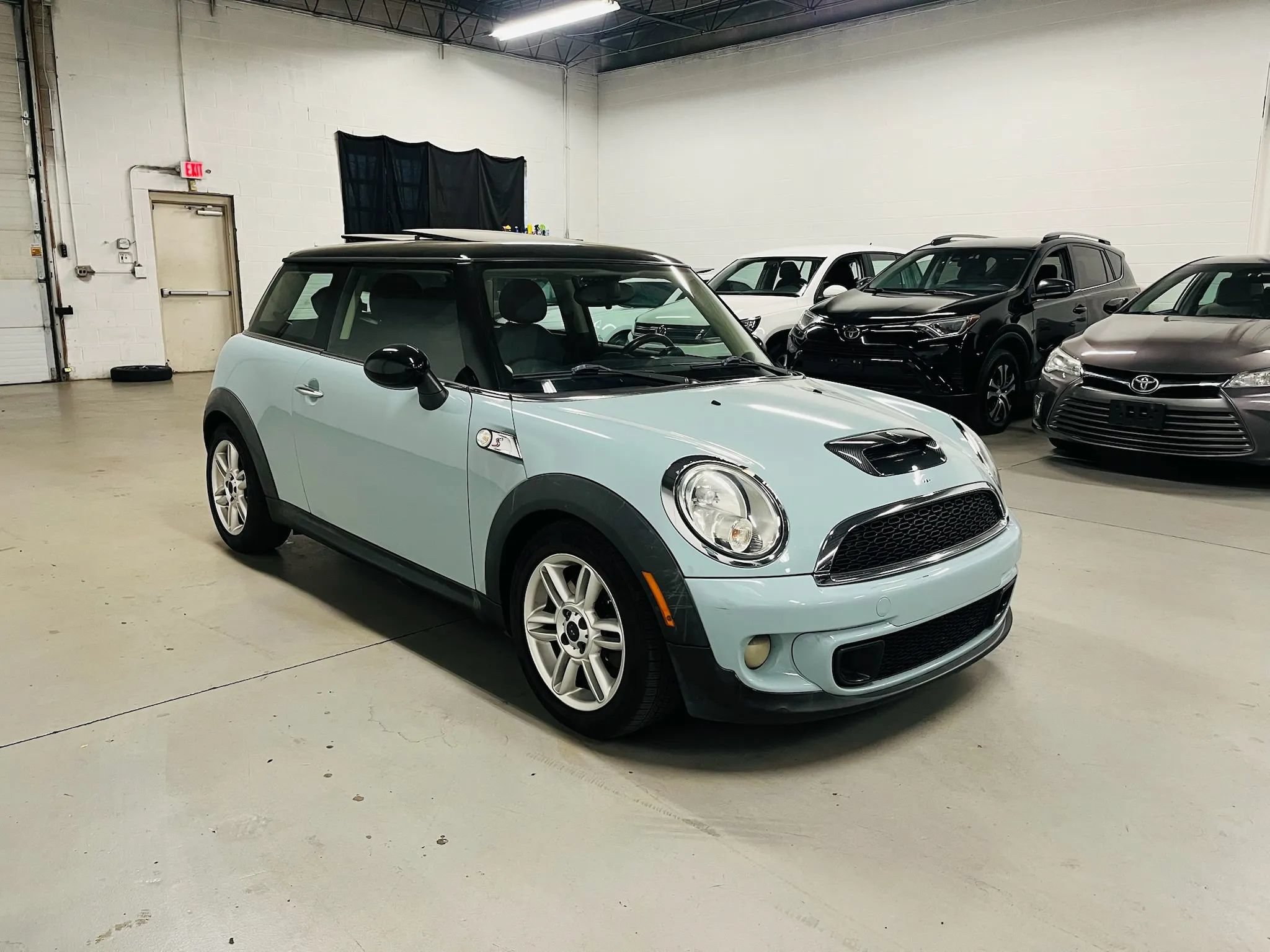 Used 2011 MINI Cooper S FWD image 4