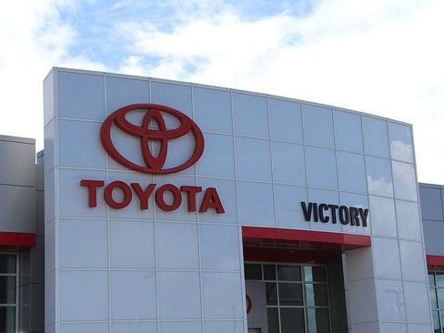 Used 2024 BMW M3 Competition w/ M Carbon Exterior Package image 39