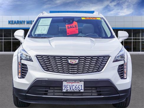 Used 2023 Cadillac XT4 Luxury w/ Cold Weather Package image 2
