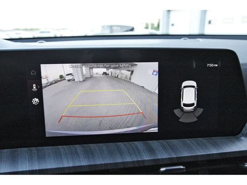 Used 2025 Kia Telluride EX w/ EX Captain's Chair Package FWD image 18