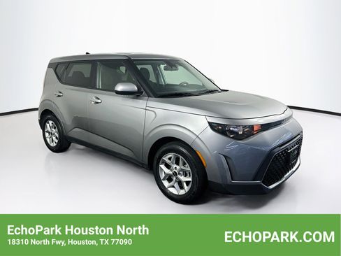 Used 2025 Kia Soul LX w/ LX Technology Package FWD image 1