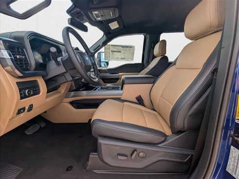 New 2026 Ford F250 Lariat w/ Black Appearance Package image 4