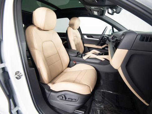 New 2026 Porsche Cayenne image 29