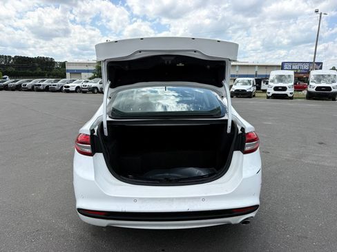 Used 2018 Ford Fusion SE w/ Equipment Group 602A FWD image 38