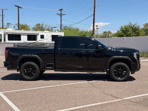 Used 2024 GMC Sierra 2500 AT4 w/ AT4 Premium Plus Package AWD/4WD image 5