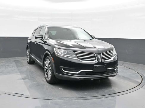 Used 2016 Lincoln MKX Reserve w/ Driver Assistance Package AWD/4WD image 2