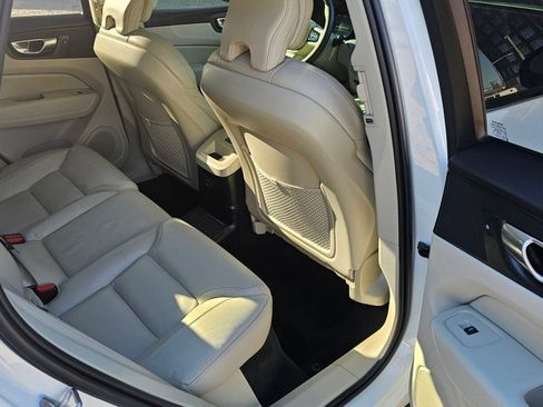 Certified 2025 Volvo XC60 T8 Ultra w/ Protection Package Premier image 9