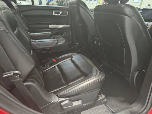 Used 2020 Ford Explorer XLT w/ Equipment Group 202A AWD/4WD image 22