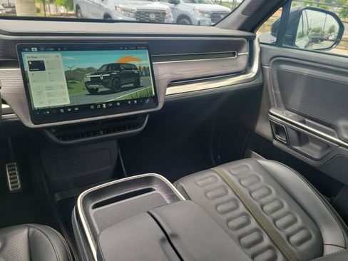 Used 2024 Rivian R1S Adventure AWD/4WD image 29