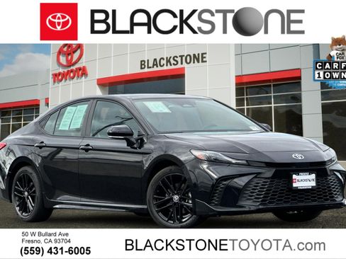 Certified 2025 Toyota Camry SE image 1