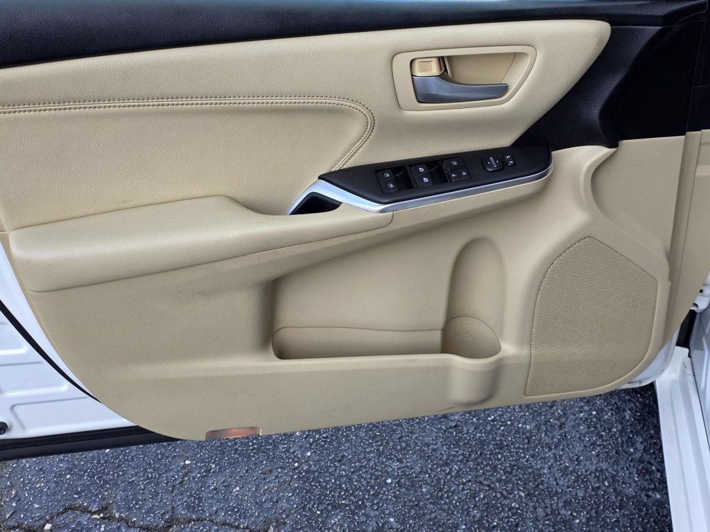 Used 2017 Toyota Camry XLE FWD image 31
