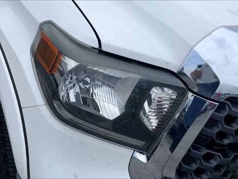 Used 2020 Toyota Tundra SR5 w/ SR5 Leather Package RWD image 28
