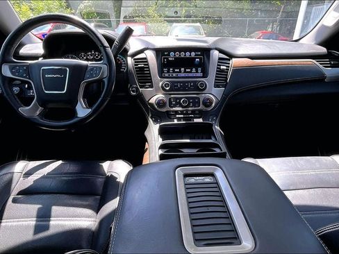 Used 2020 GMC Yukon Denali w/ Denali Ultimate Package AWD/4WD image 15