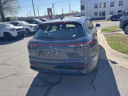 Used 2025 Toyota Crown Signia w/ Advanced Technology Package image 8