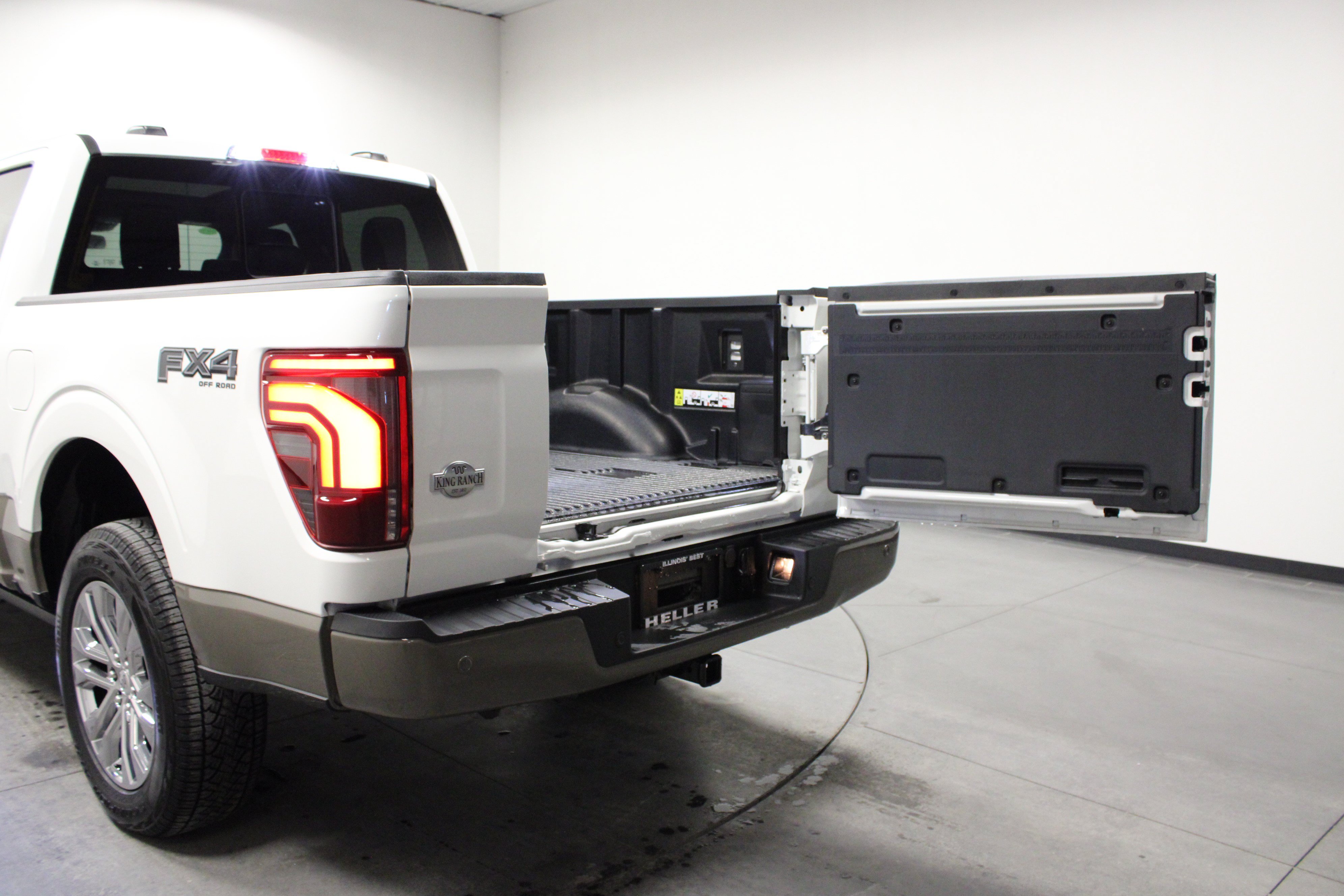 Used 2025 Ford F150 King Ranch w/ FX4 Off-Road Package AWD/4WD image 14