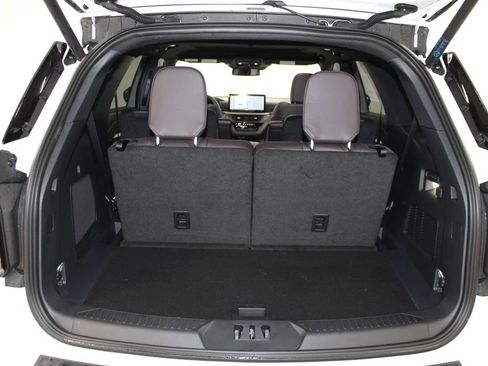 New 2026 Ford Explorer Platinum image 15