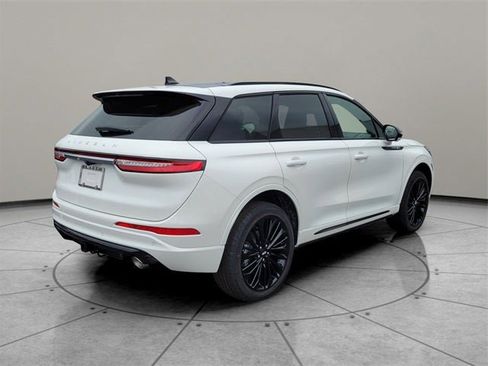 New 2026 Lincoln Corsair Premiere image 10