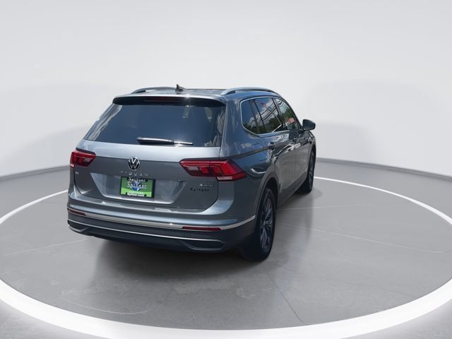 Used 2023 Volkswagen Tiguan SE w/ Panoramic Sunroof Package AWD/4WD image 9