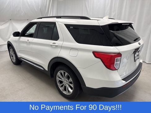 Used 2022 Ford Explorer XLT w/ Equipment Group 202A image 4