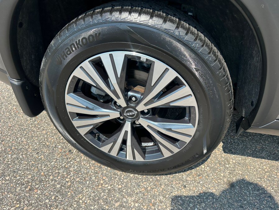 Used 2022 Nissan Rogue SV AWD/4WD image 34