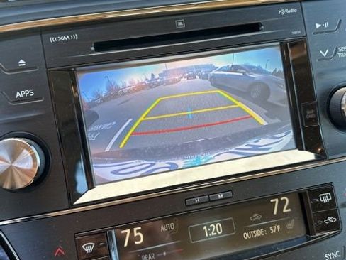 Used 2016 Toyota Avalon Limited image 9