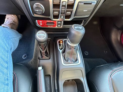 Used 2022 Jeep Wrangler Unlimited Rubicon w/ Xtreme Recon 35" Tire Package image 22