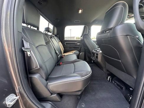 Used 2025 RAM 2500 Laramie AWD/4WD image 32