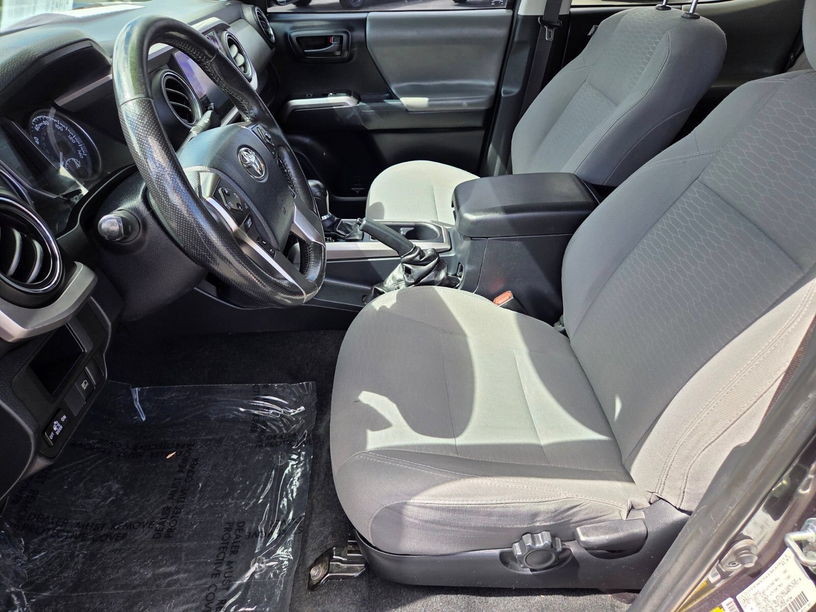Used 2018 Toyota Tacoma SR5 RWD image 10