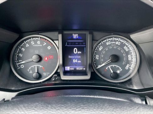 Used 2017 Toyota Tacoma TRD Sport w/ Tow Package image 27