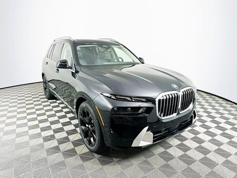 Used 2025 BMW X7 xDrive40i w/ Premium Package image 2