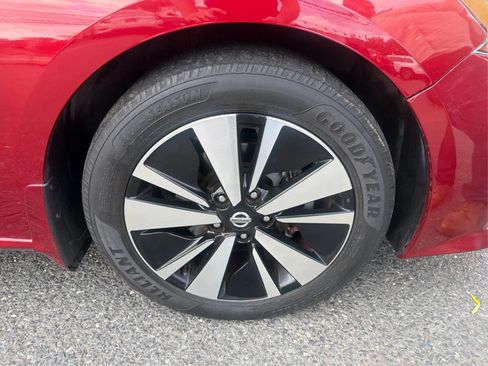 Used 2019 Nissan Altima 2.5 SV FWD image 14