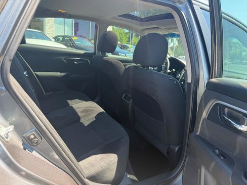 Used 2014 Nissan Altima 2.5 SV w/ Convenience Package FWD image 14
