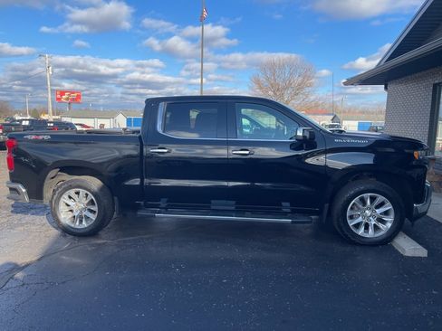 Used 2019 Chevrolet Silverado 1500 LTZ w/ LTZ Convenience Package image 9