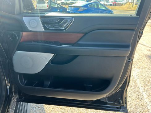 Used 2020 Lincoln Navigator Reserve w/ Luxury Package image 43