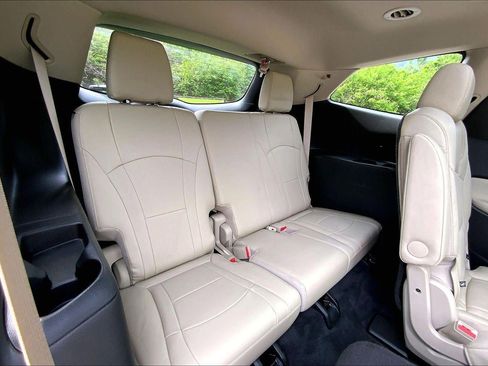 Used 2025 Buick Enclave Preferred image 23