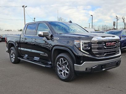 Used 2022 GMC Sierra 1500 SLT w/ SLT Convenience Package