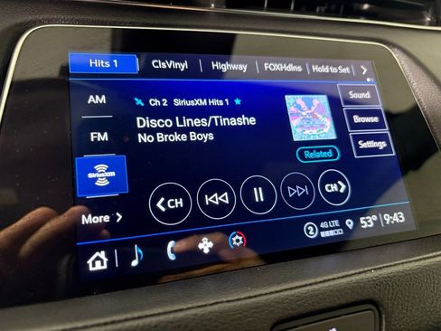 Used 2022 Cadillac XT4 Premium Luxury w/ Safety Alert Package image 28