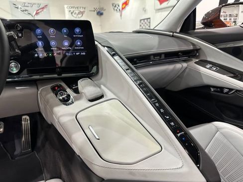 Used 2023 Chevrolet Corvette Stingray Premium Cpe w/ Z51 Performance Package image 16