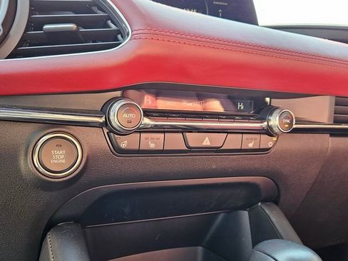 Used 2025 MAZDA MAZDA3 Hatchback w/Premium Plus Pkg image 22