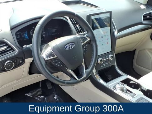 Used 2024 Ford Edge Titanium AWD/4WD image 2