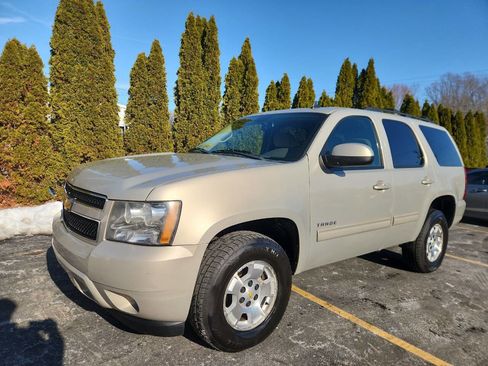 Used 2011 Chevrolet Tahoe LS image 2