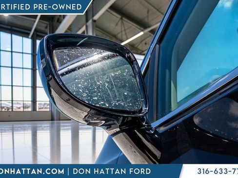 Used 2023 Chrysler Pacifica Limited FWD image 32