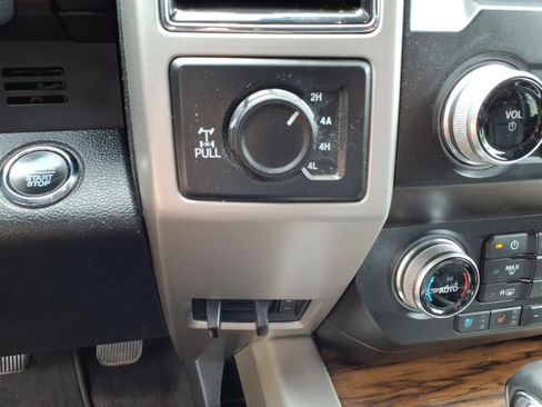 Used 2020 Ford F150 Lariat w/ Equipment Group 502A Luxury AWD/4WD image 26