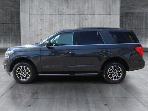 Used 2024 Ford Expedition XLT AWD/4WD image 2