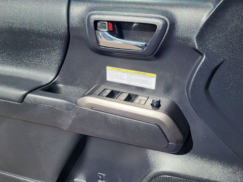 Used 2019 Toyota Tacoma TRD Off-Road image 16