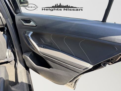 Used 2022 Volkswagen Tiguan SE R-Line image 29