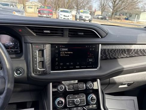 Used 2023 GMC Yukon Denali w/ Denali Reserve Package image 13