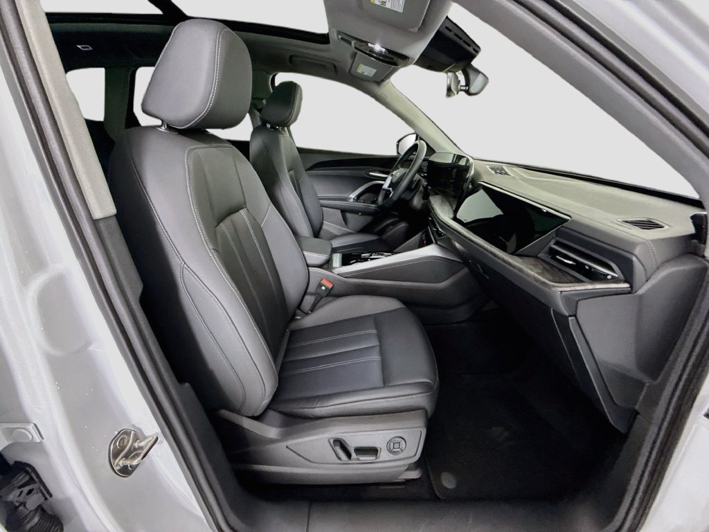 Certified 2025 Audi Q5 Premium w/ Convenience Package AWD/4WD image 20